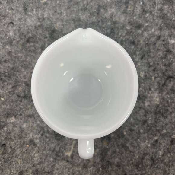 Vintage PYREX White Milk Glass  Creamer with Handle & Pouring Spout - Picture 5 of 9